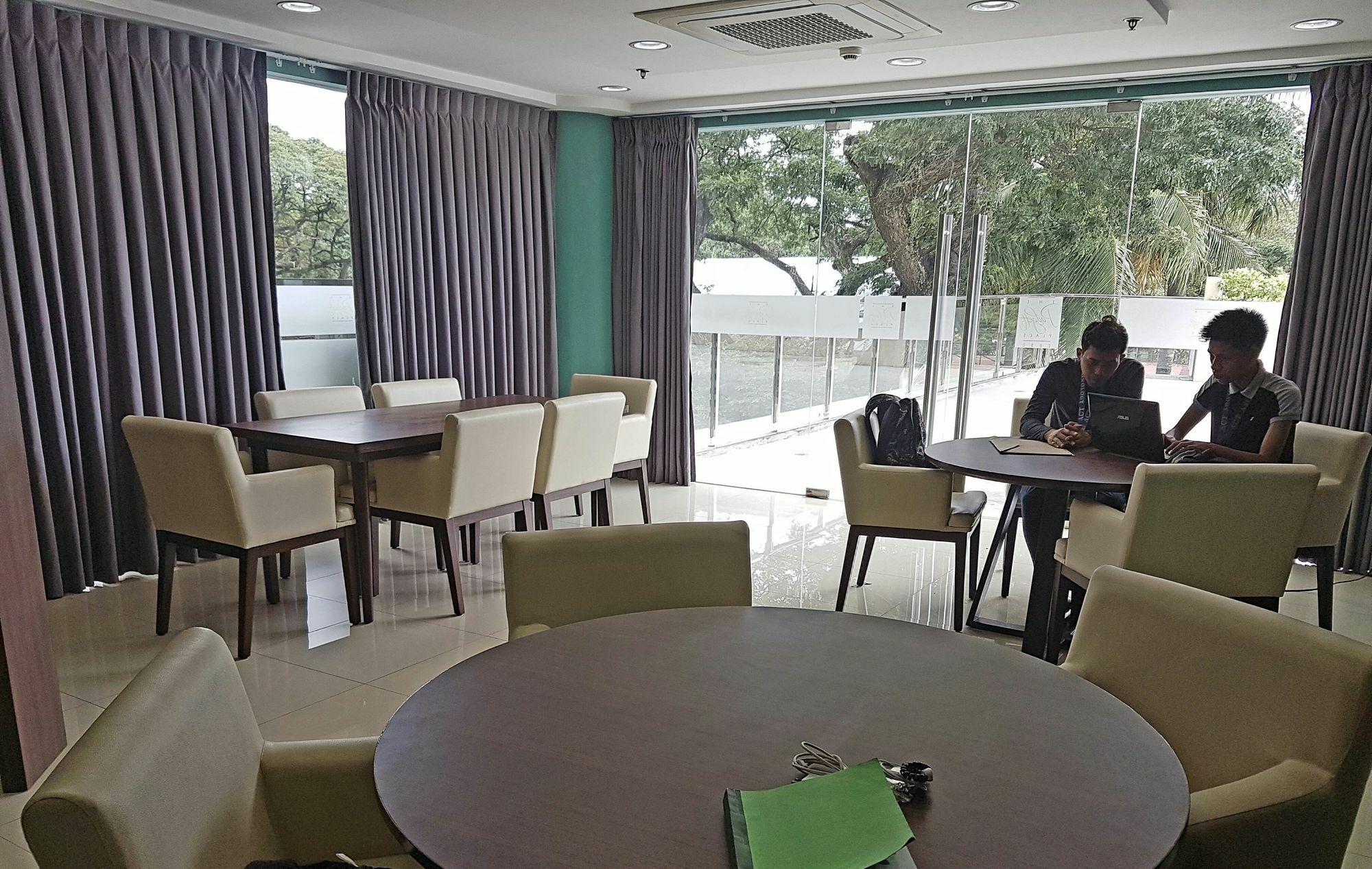 Padgett Place Prime Suites セブ市 エクステリア 写真